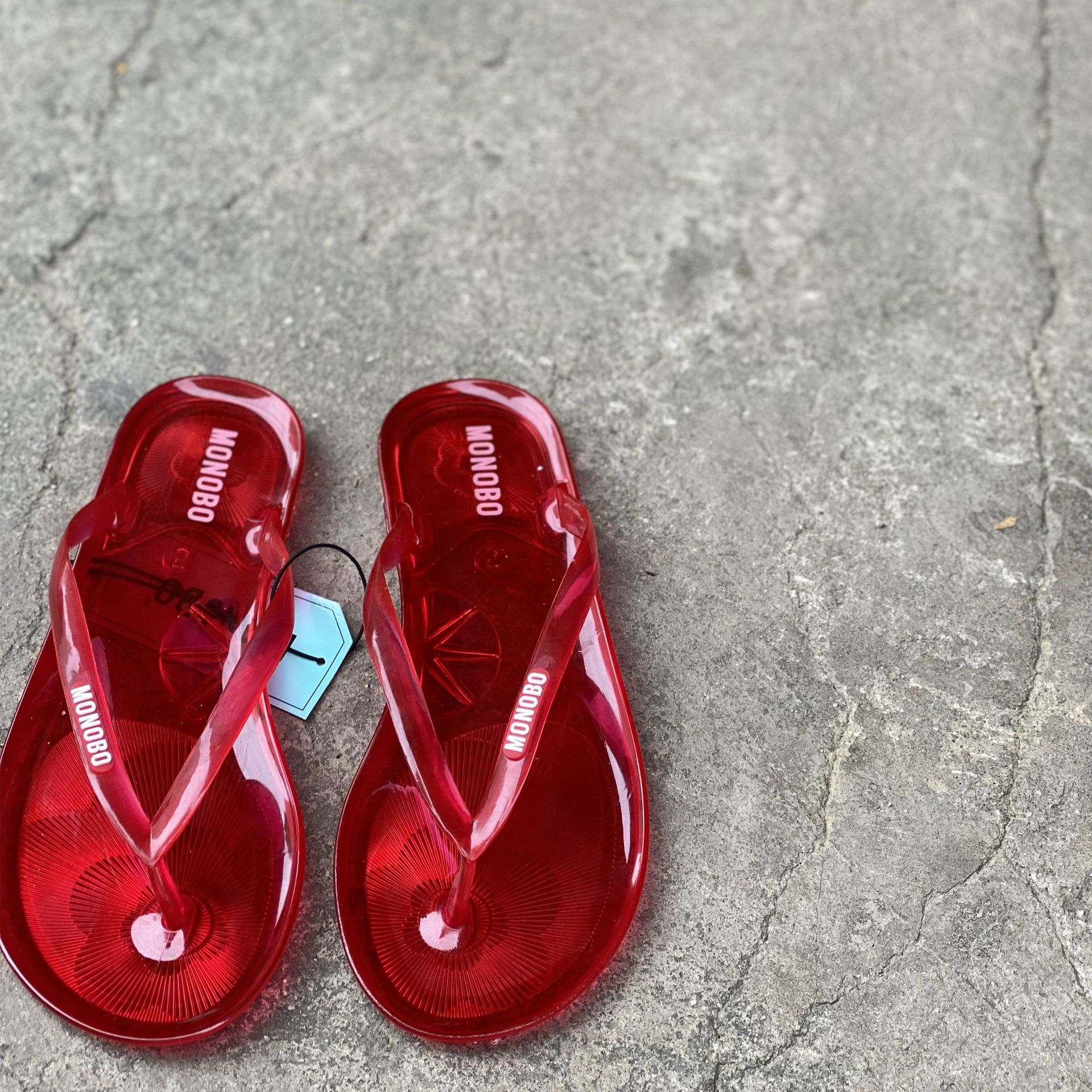 Street Fashion Girl - MONOBO Women's Flip Flops College Girls
