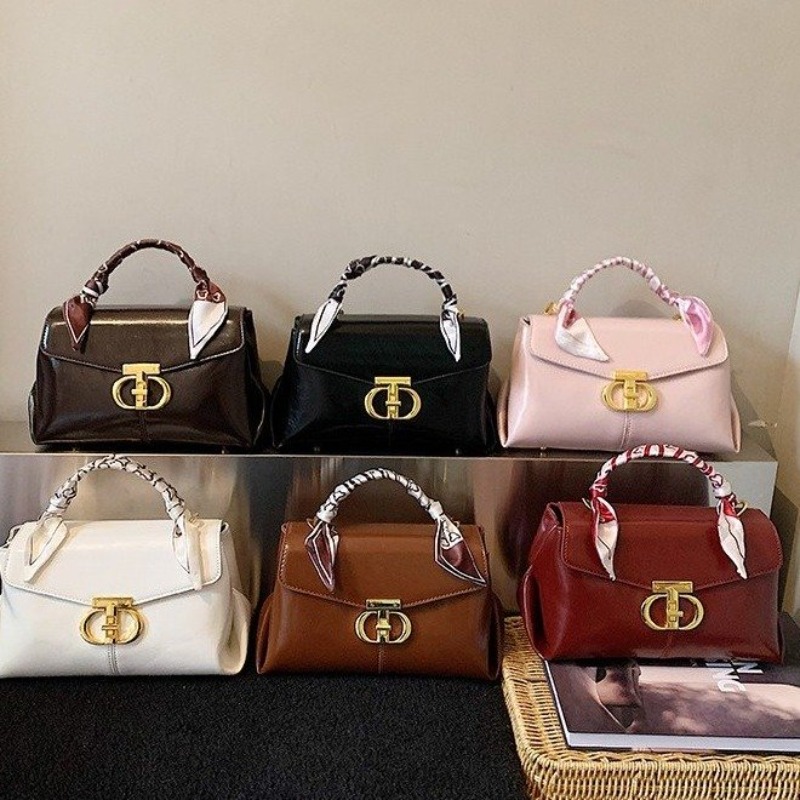 Street Fashion In Paris - Solid Color Diaper Bag Letter Logo