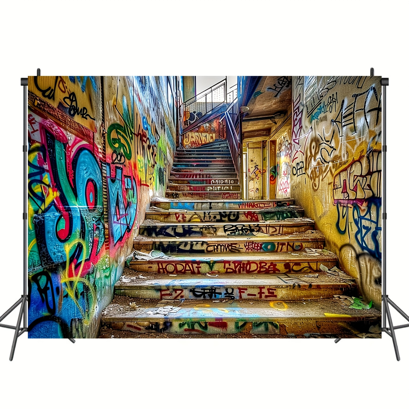 Vibrant urban street graffiti  - Street Fashion Graffiti บทวิจารณ์และราคา