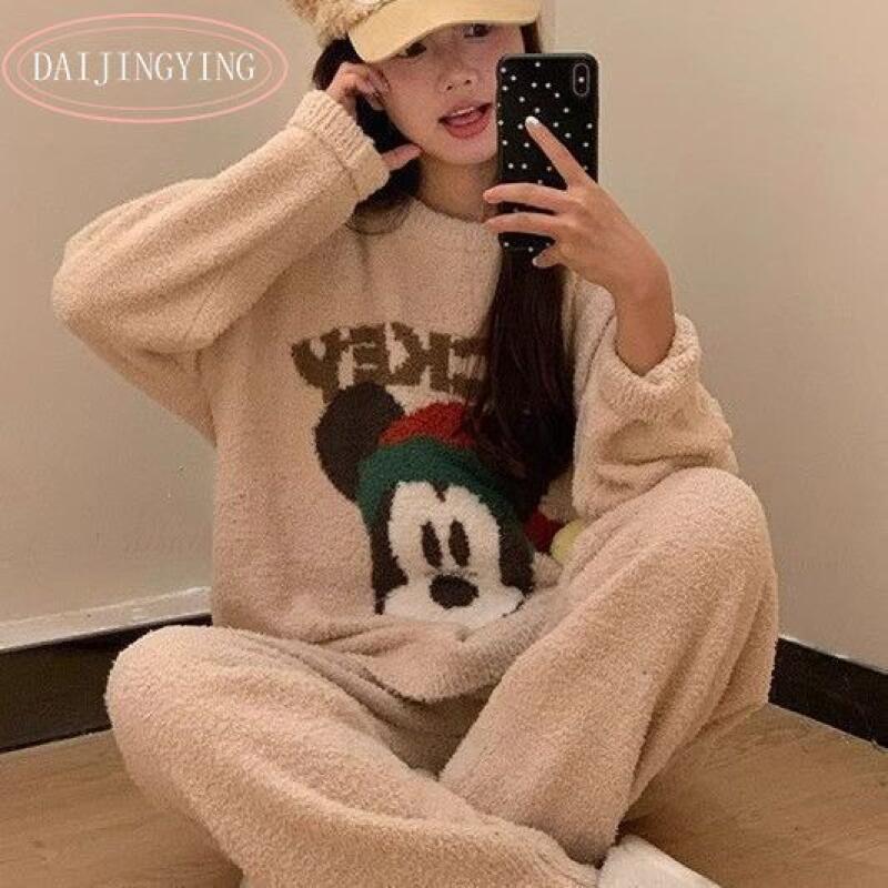 Mickey Mouse Christmas-Themed  - Oversized Crewneck Fleece บทวิจารณ์และราคา