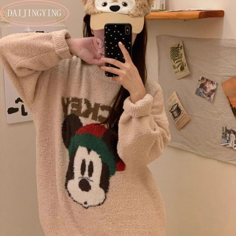 Mickey Mouse Christmas-Themed  - Oversized Crewneck Fleece บทวิจารณ์และราคา