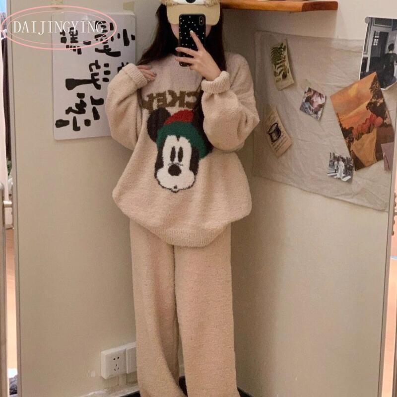 Mickey Mouse Christmas-Themed  - Oversized Crewneck Fleece บทวิจารณ์และราคา